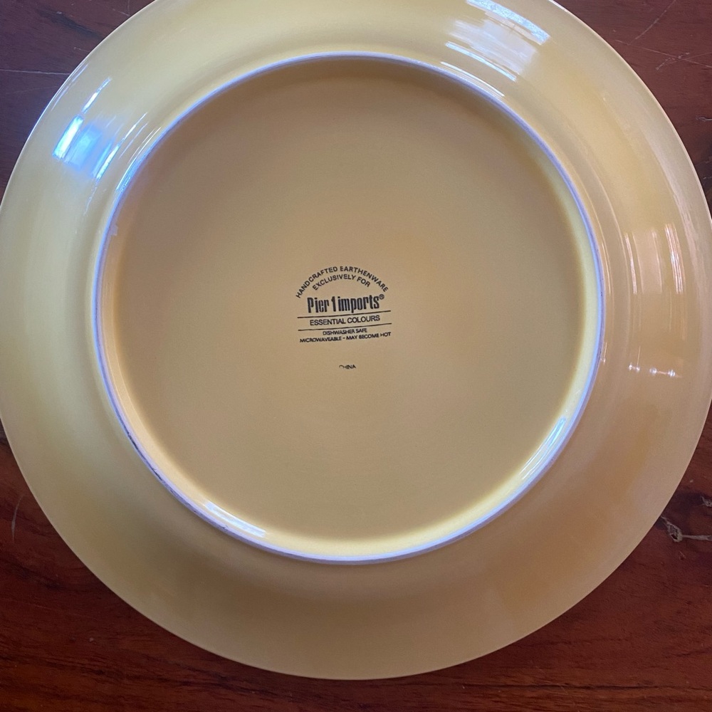 Set of 6 Pier 1  butter Yellow Dinner Plate Set - Picture 3 of 7